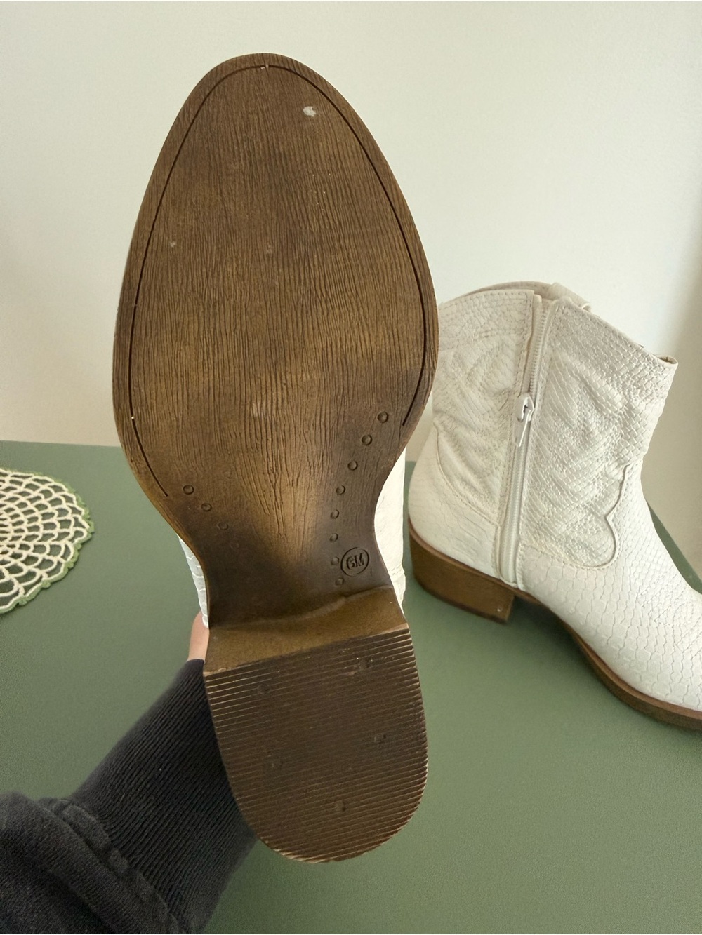 Barely worn White Embossed Western Ankle Boots - Picture 3 of 6